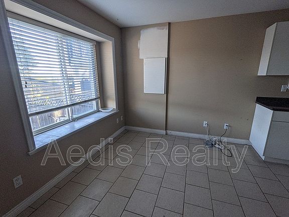 4th image of 320 E 63rd Ave #1