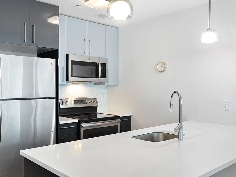 2727 Henry Hudson Pkwy W #507 — Photo 3