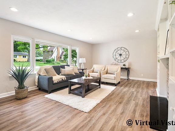 5th image of 310 Woodward Ave
