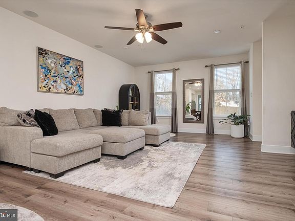 4th image of 2620 Sequoia Ln