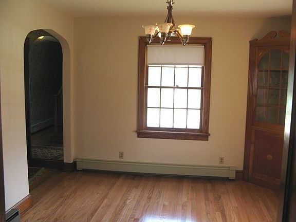 3rd image of 112 S Linden Ave