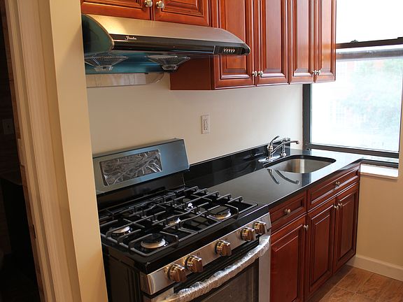 2nd image of 210 Centre St Fl 3
