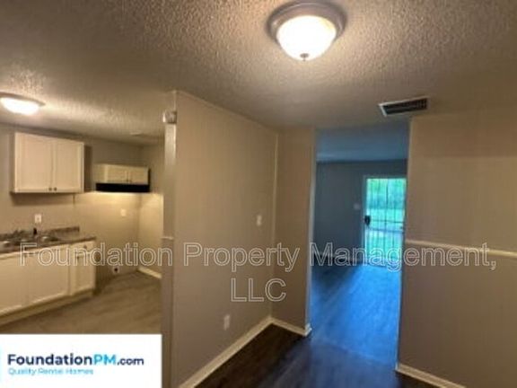 3rd image of 2601 Dakar Ave