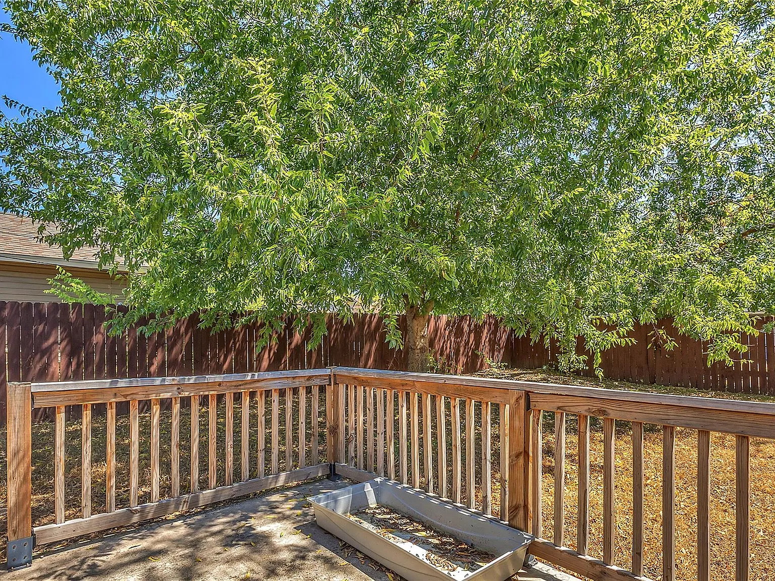 3 bed, 2.0 bath, 1448 sqft, $1,350 — Photo 1