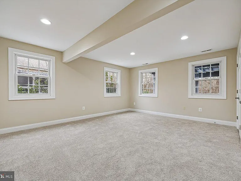 4902 Derussey Pkwy — Photo 89