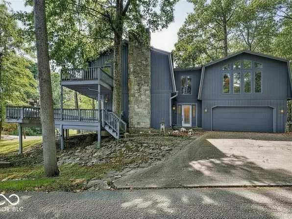 8002 N Lakeview Dr, Unionville, IN 47468