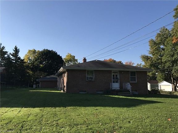 3rd image of 205 Argyle Ave