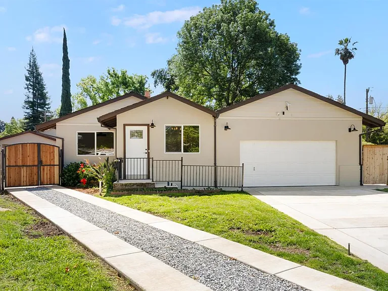 6120 Friendly Ct — Photo 38