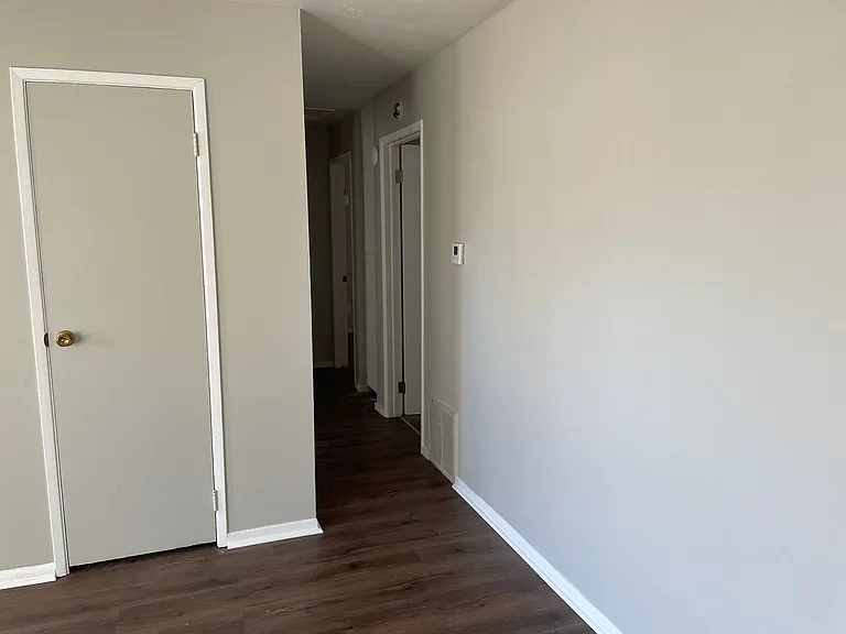7504 Diane Ct — Photo 6
