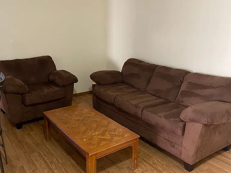 905 W Oregon St — Photo 3