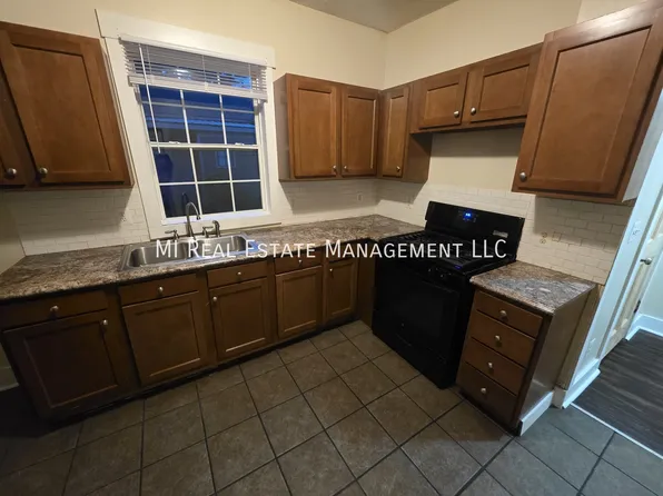 708 Watson St SW, Grand Rapids, MI 49504