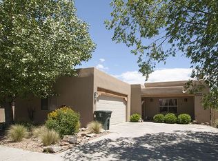 6668 Camino Rojo, Santa Fe, NM 87507