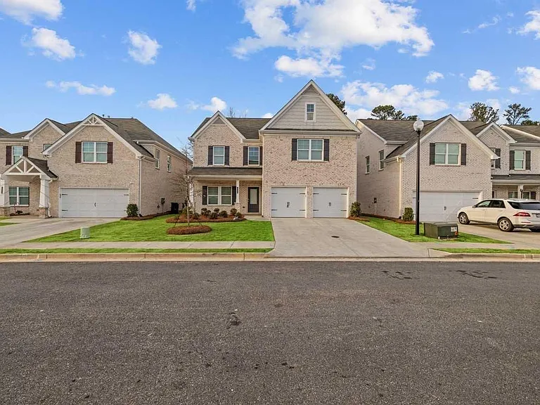 211 Clark Lake Ln — Photo 40