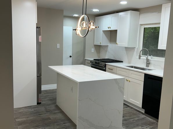 24 Winding Ln