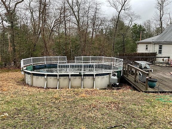 5th image of 832 Phillips Hill Rd