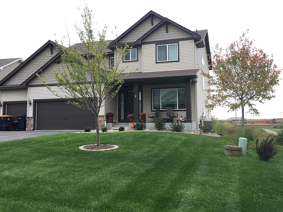 1st image of 19231 Claremont Dr