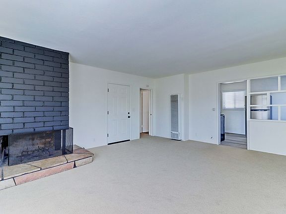 5th image of 312 Avenida Del Mar APT B