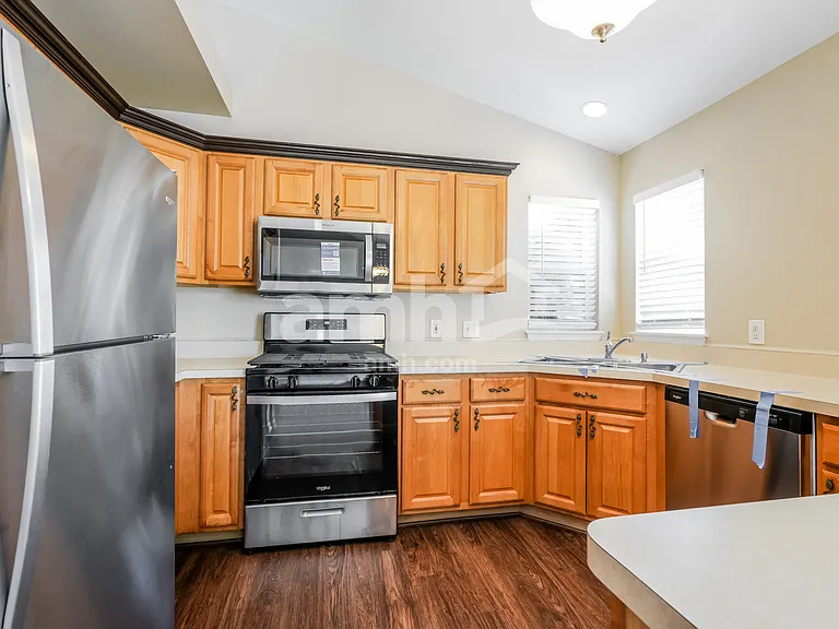 112 Shawnee Ln — Photo 4