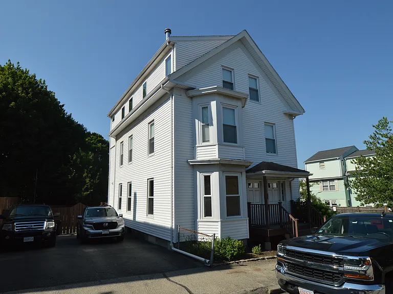 14 Roundy St #1 — Photo 1