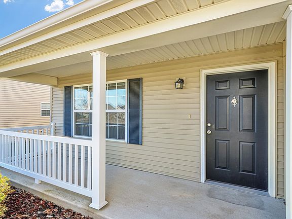 5th image of 409 Luria Ln