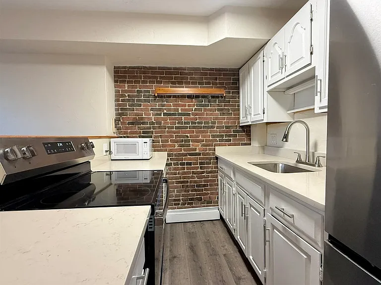 166 F St #1 — Photo 4