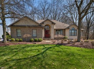 101 Pin Oak Pl, Campbell, OH 44405