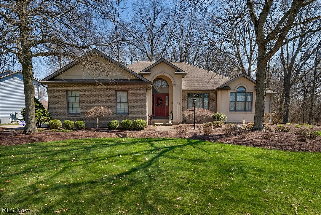 101 Pin Oak Pl photo 1