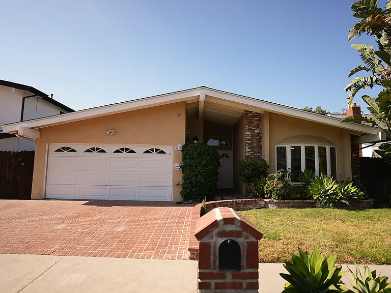 18129 Hatteras St — Photo 29