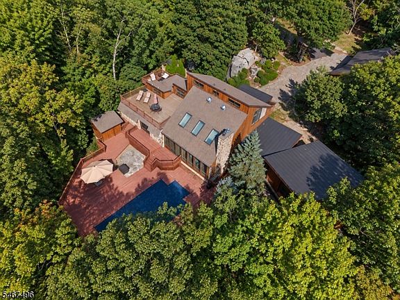 2nd image of 53 Tintle Rd