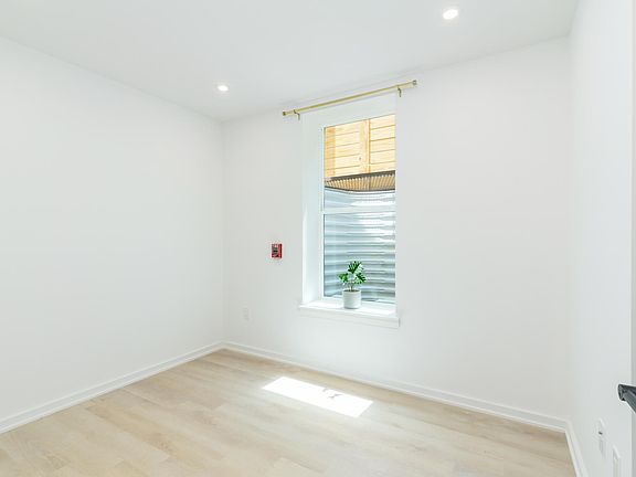5th image of 1803 N 18th St Floor 1