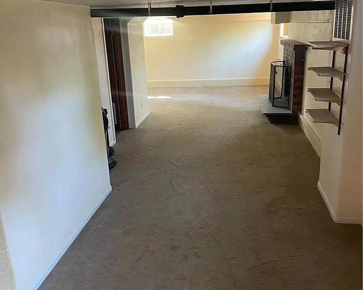 2049 Yarmouth Ave — Photo 1