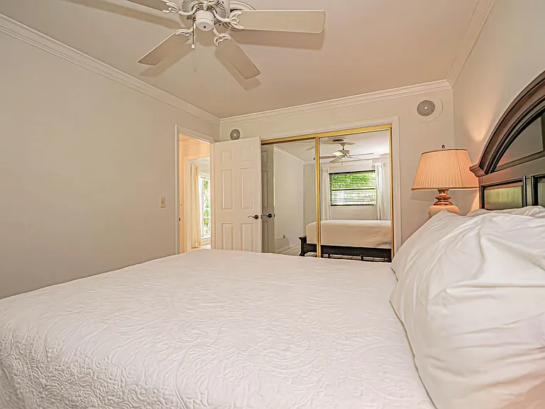 1425 Treasure Cove Ln — Photo 29