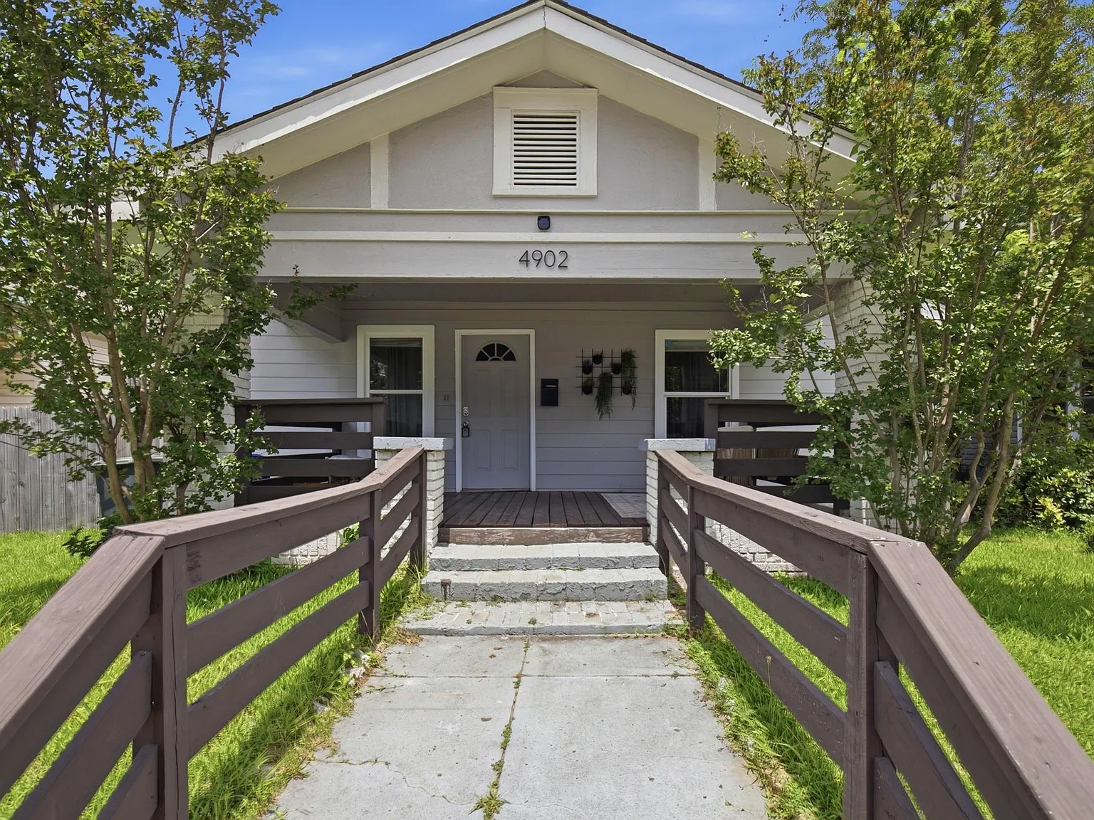 3 bed, 2.0 bath, 1300 sqft, $1,900 — Photo 1