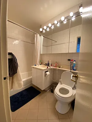 Rented by City Connections Realty | media 8