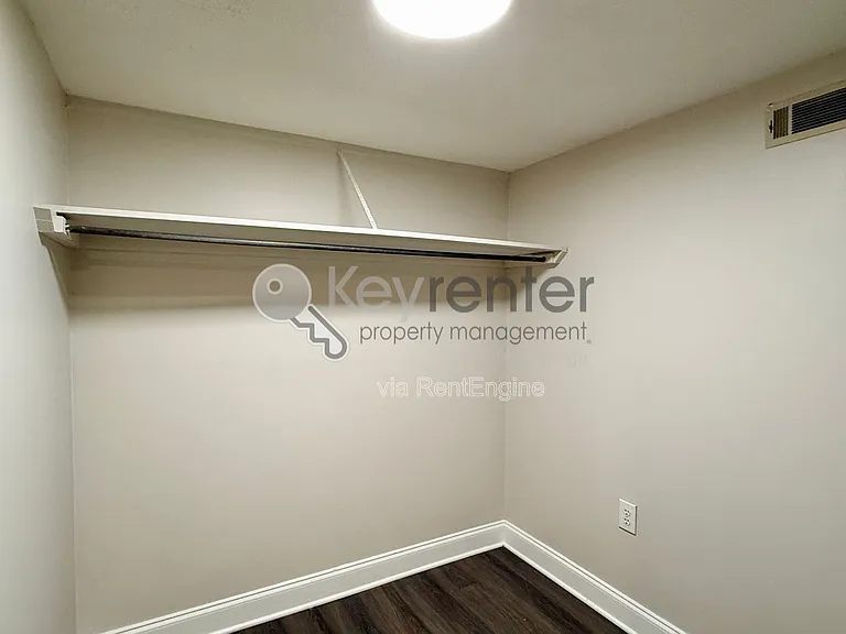 4630 Sherry Ln — Photo 20