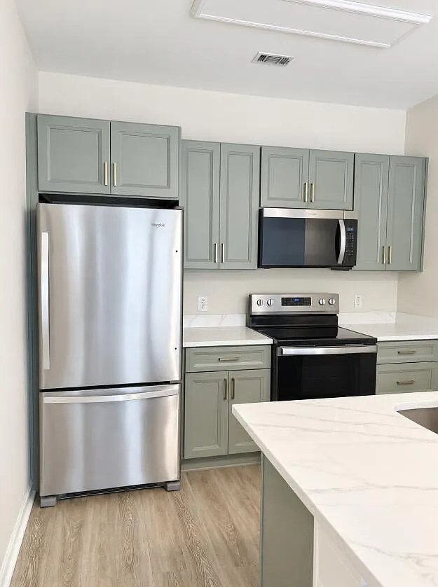1 bed, 759 sqft, $1,950 — Photo 3