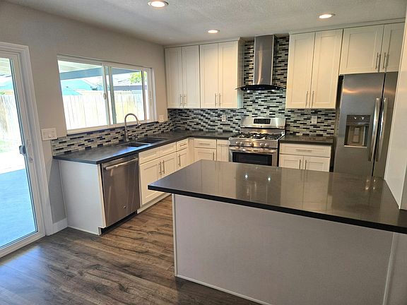 3rd image of 3507 Merrimac Ave
