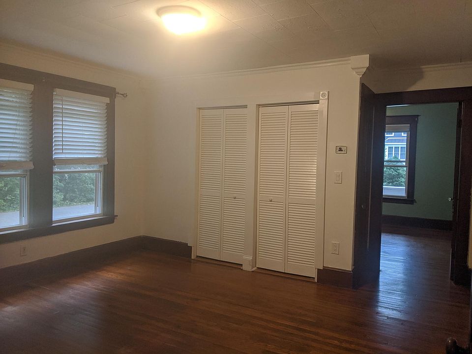 Mbr with double closets