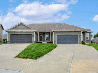 14145 Amanda Ln, Basehor, KS, 66007