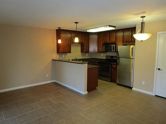 2nd image of 203 Westlake Dr Unit 3