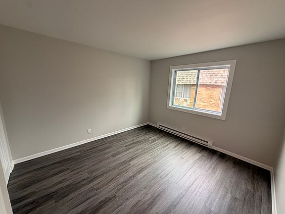 3rd image of 138 Flintridge Dr #5