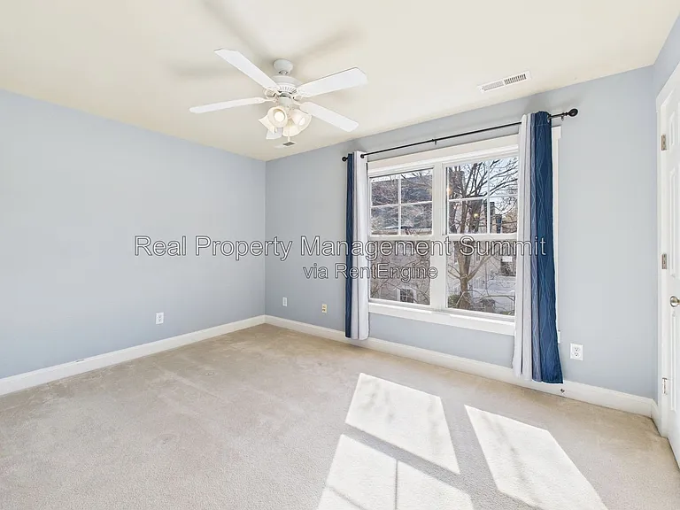 350 Marquette Ct — Photo 14