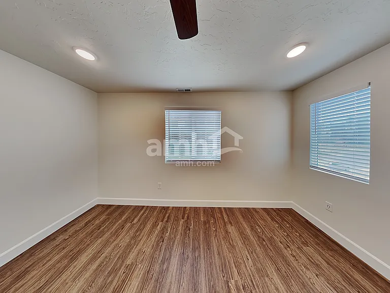 6744 N Silver Creek Dr — Photo 10