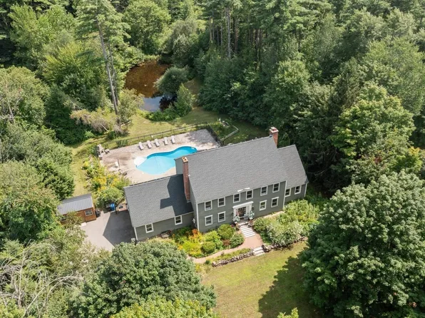 11 Francis Ave, Lunenburg, MA 01462