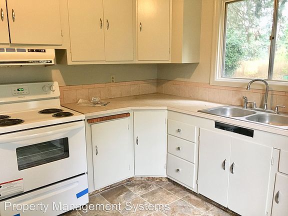 3rd image of 13230-13234 SE Harold St