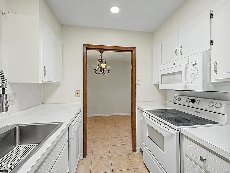 13622 N 98th Ave #C — Photo 10
