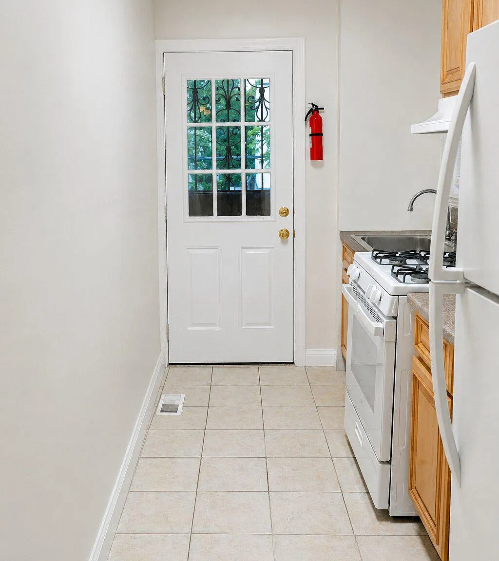 59 Galveston Pl SW — Photo 3