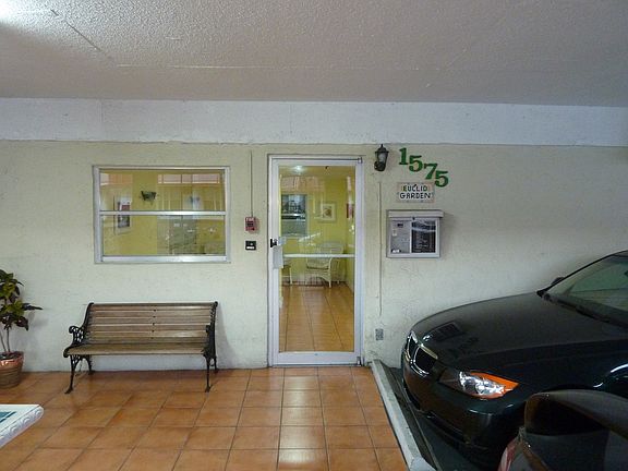 Lobby & Elevator