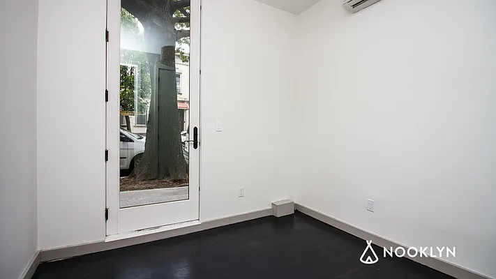 Rented by Nooklyn NYC LLC | media 18