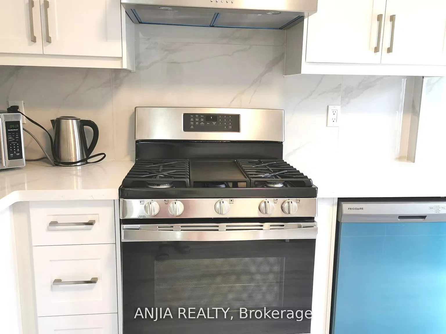 1 bed, $1,950 — Photo 4